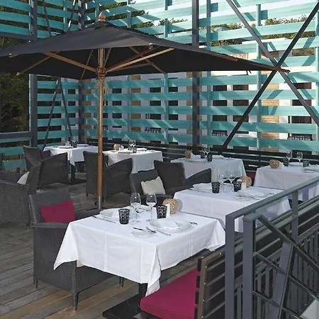 Chateau De Hotel 4*