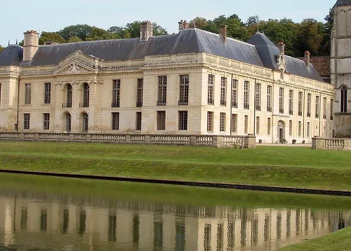 Chateau De メリー・シュロワズ